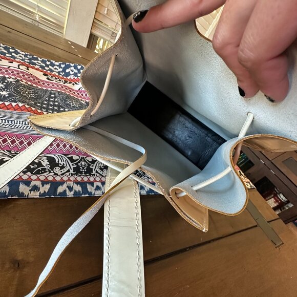 Salvatore Ferragamo Backpack Off-White Patent Leather with Pouch, Rare Vintage - Picture 11 of 14